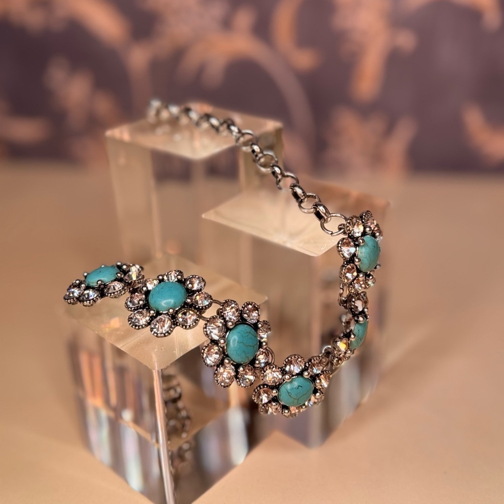 Vintage Estate Floral Turquoise Colored and Silver Toned Necklace Lot A15 - Picture 2 of 6